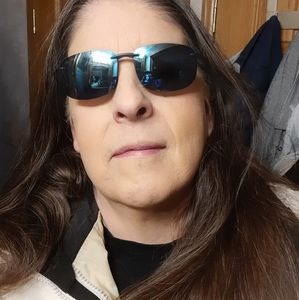 Meet your Posher, Leslie